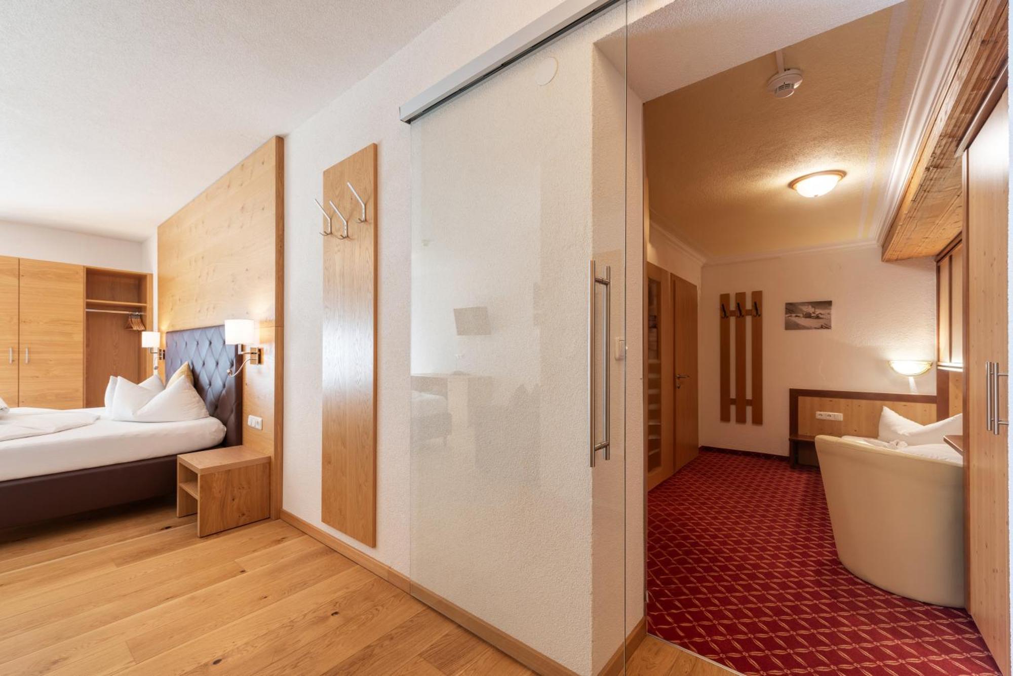 Hotel Enzian Paznaun Зе Екстер'єр фото