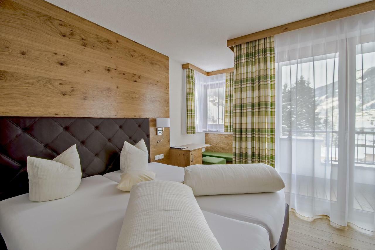 Hotel Enzian Paznaun Зе Екстер'єр фото