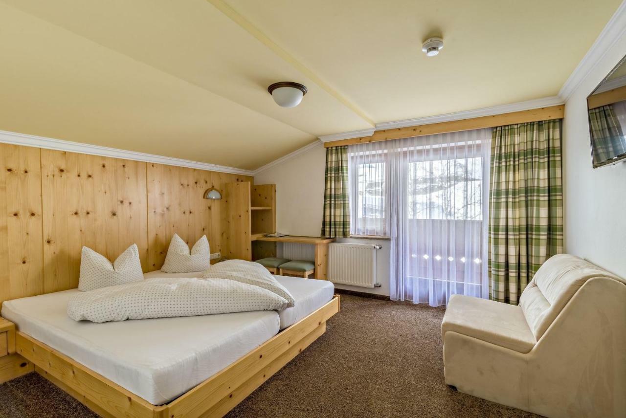Hotel Enzian Paznaun Зе Екстер'єр фото